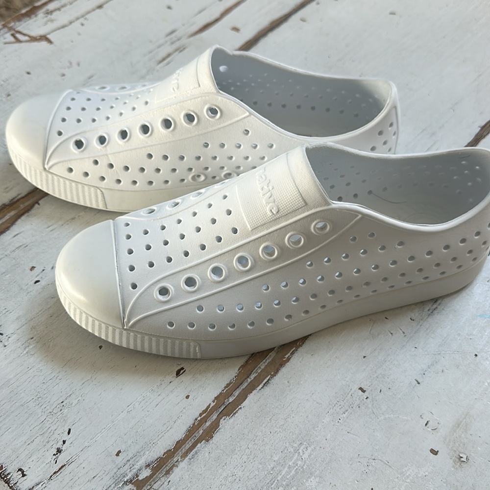 Native Shoes,‎ Jefferson , White, Size J6 (Juniors 6) - Picture 5 of 7